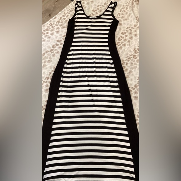 Calvin Klein Black and White Striped Stretch Jersey Maxi Dress, Size 4 - Picture 7 of 13